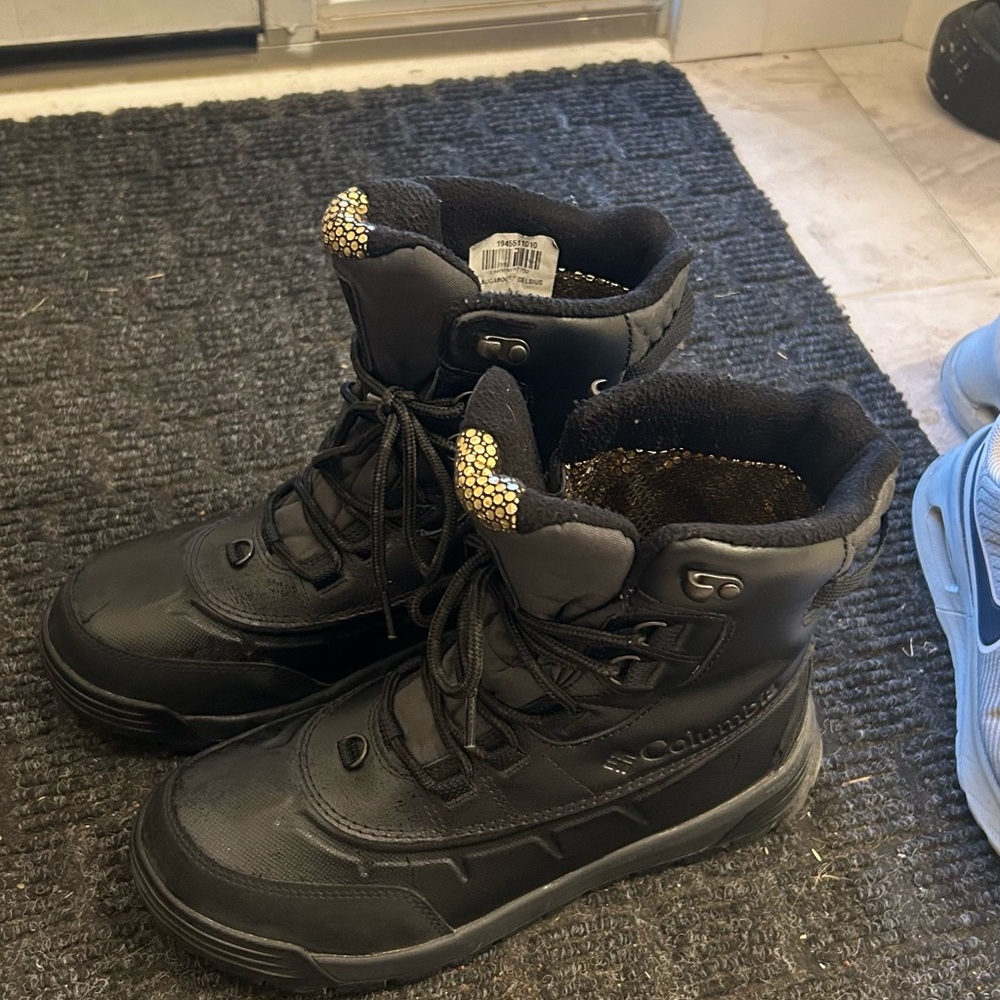 Columbia Men’s Bugaboot Celsius – Size 9 (Like New, with Box)